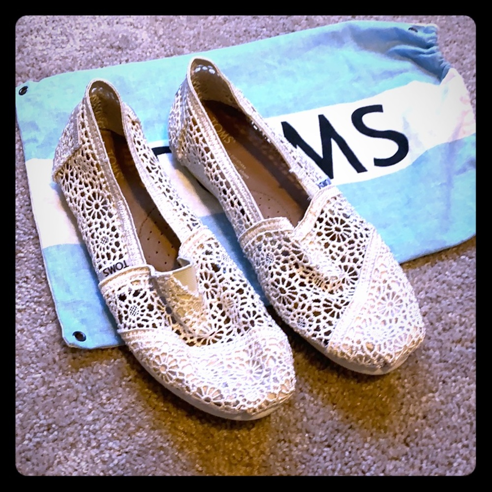 Toms Cream Colored Crochet Flats